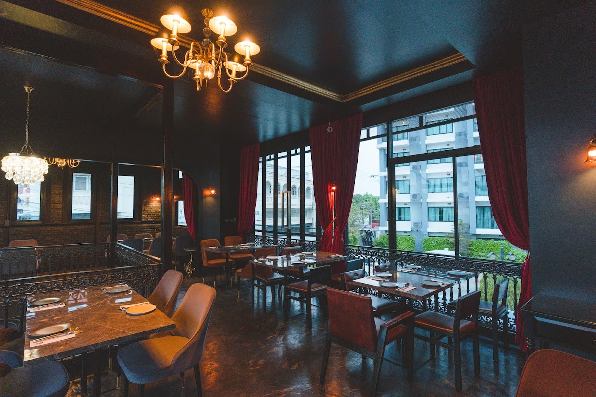 8 Bistro